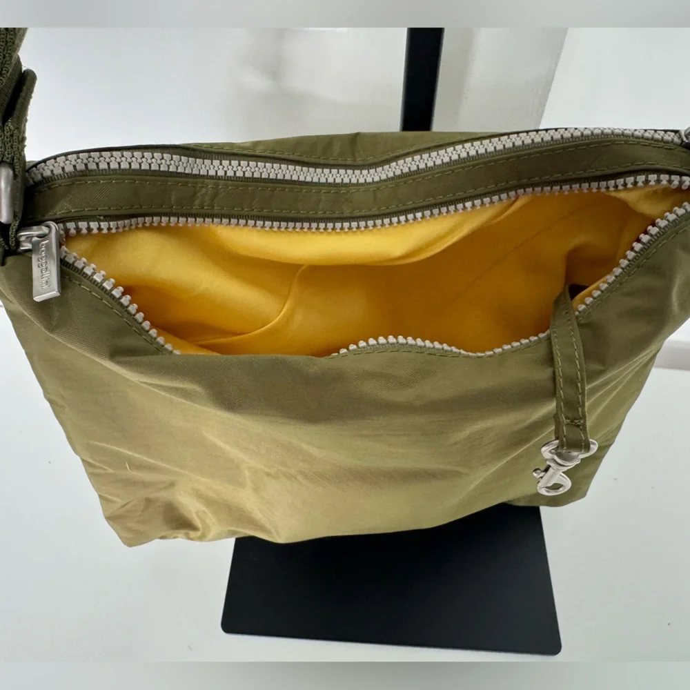 Baggallini 2-Zip Adjustable Crossbody Bag Green/Orange 11” x 9.5” x‎ 1” EXC COND